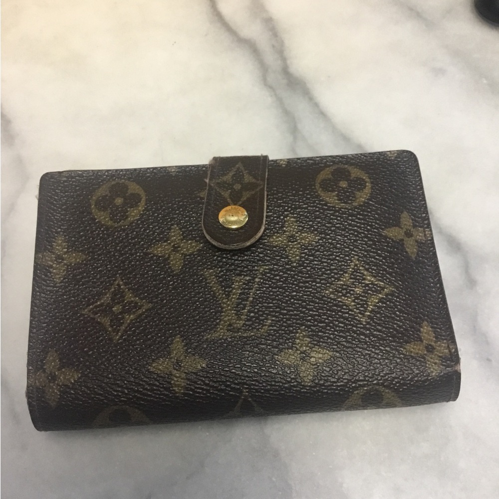 Louis Vuitton Agenda Wallet - Picture 7 of 15